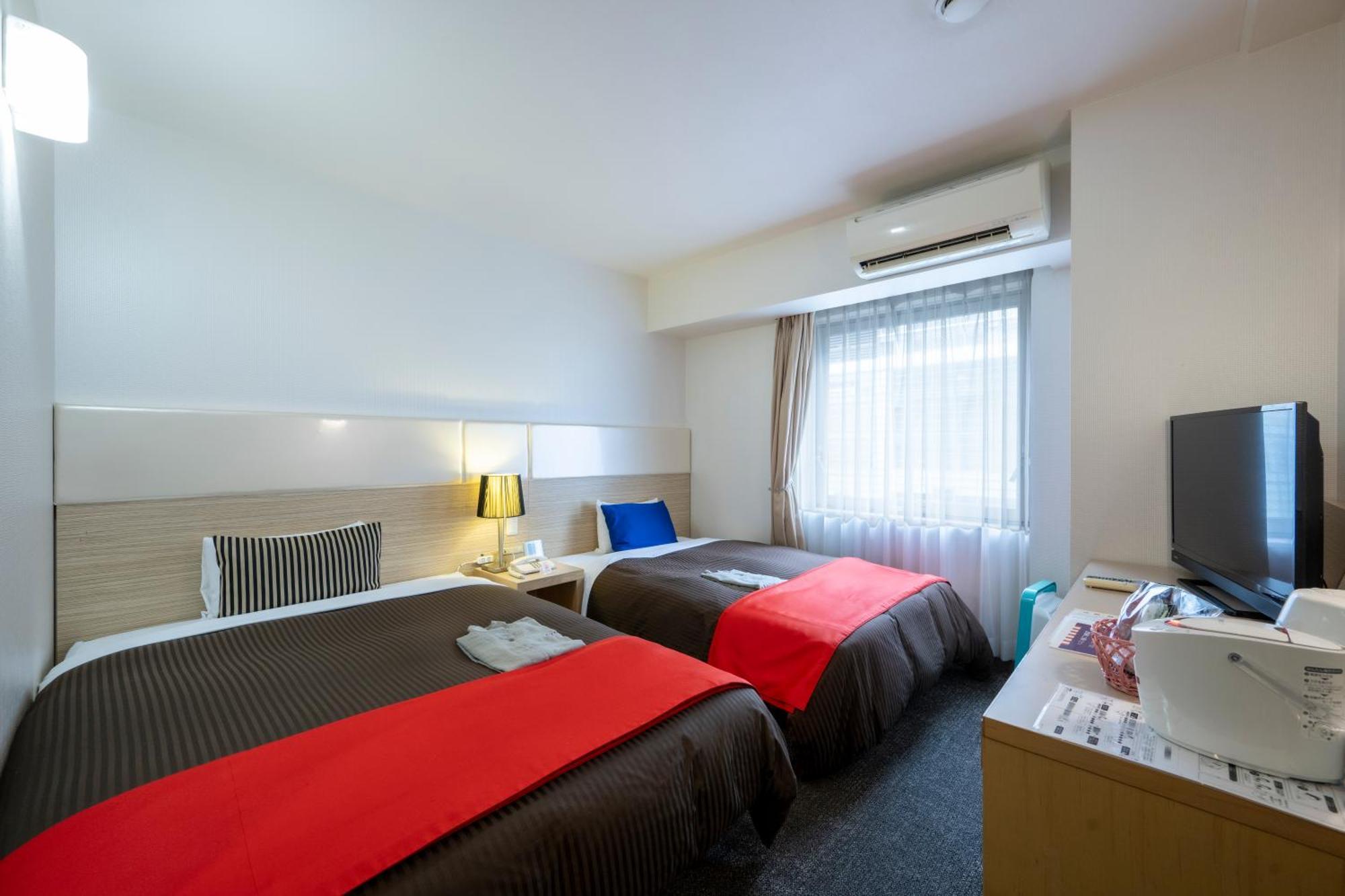 Hotel 1-2-3 Takasaki Buitenkant foto