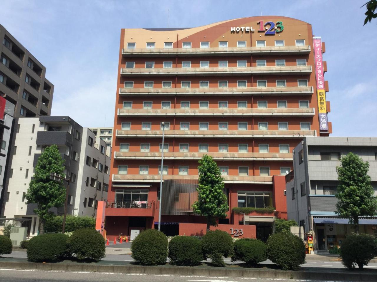 Hotel 1-2-3 Takasaki Buitenkant foto